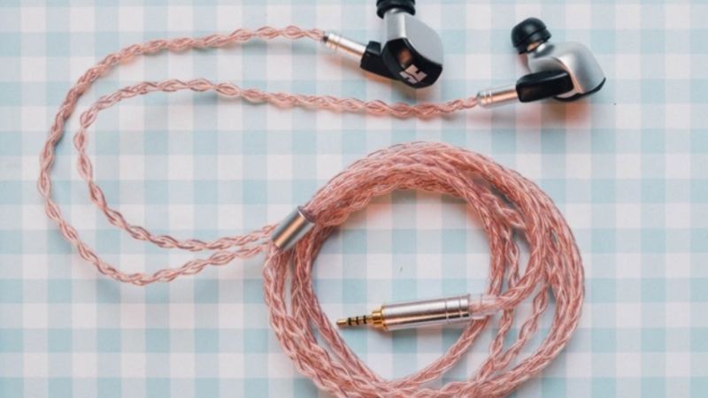 giới thiệu tai nghe có dây