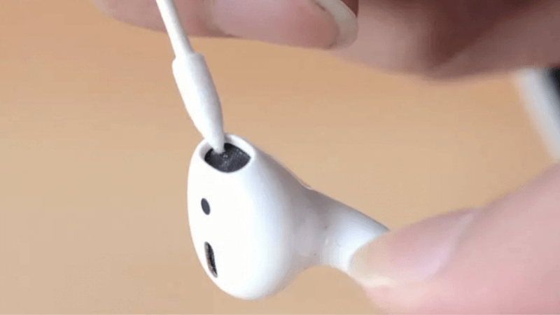 vệ sinh bằng tăm bông