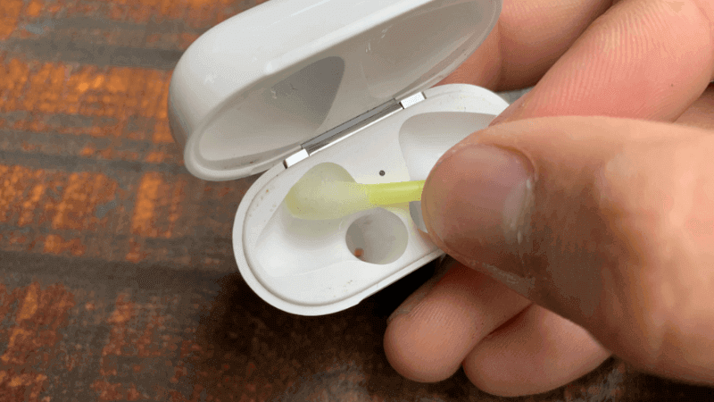vệ sinh airpods